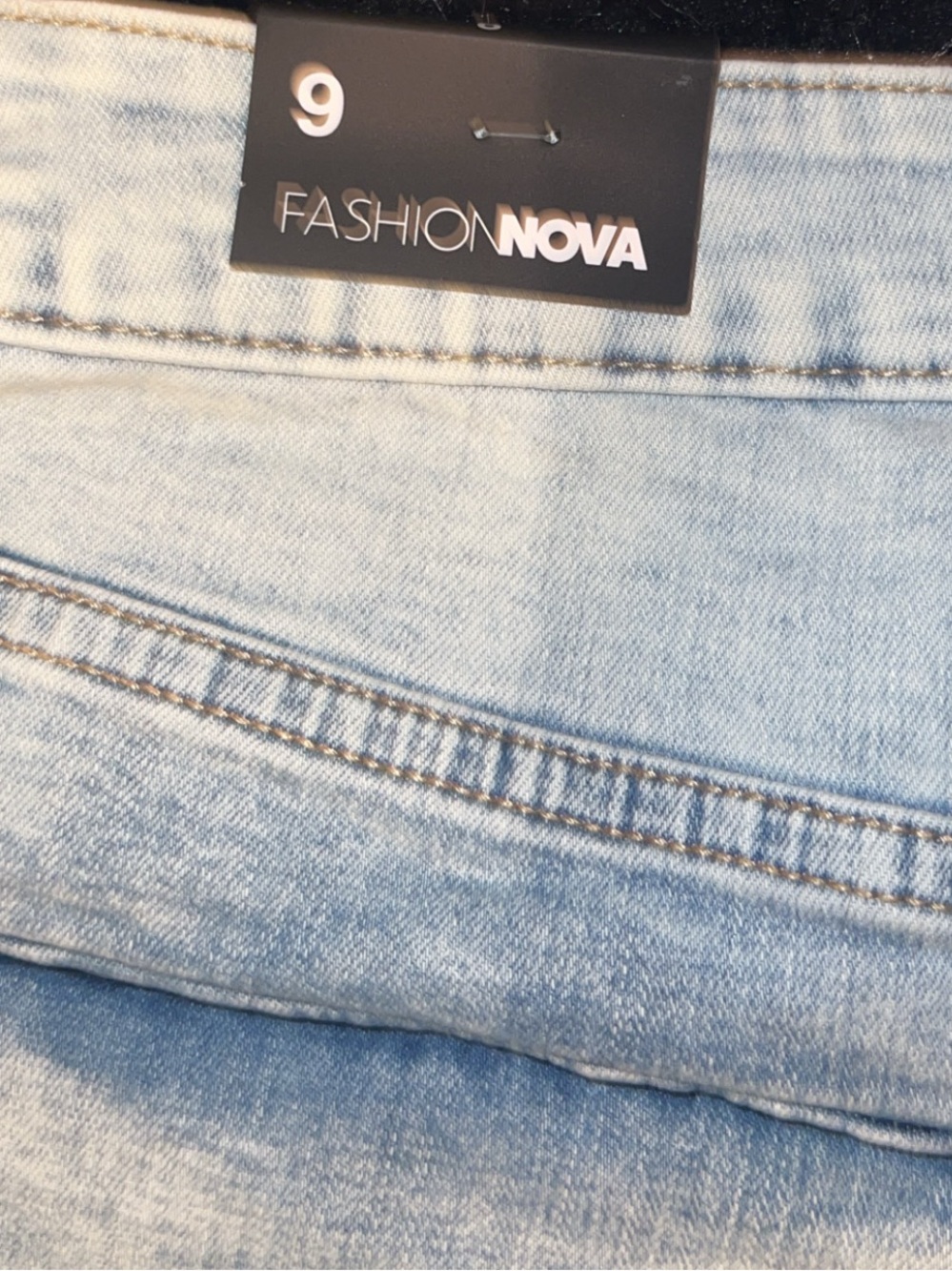 Fashion Nova Light Wash Cargo Jeans – Size 9 – Wide Leg – NWT - Picture 7 of 9